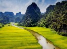 Thưởng ngoạn cảnh sắc thiên nhiên tuyệt đẹp của Ninh Bình